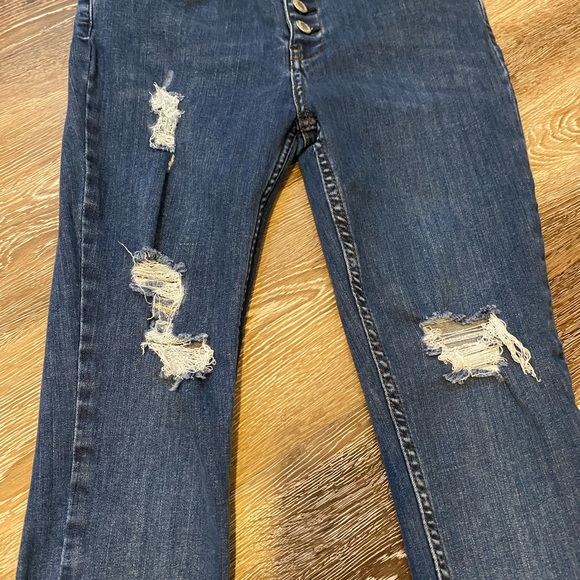 Women’s Free People distresses, button fly jeans. Size 29 - Picture 2 of 7
